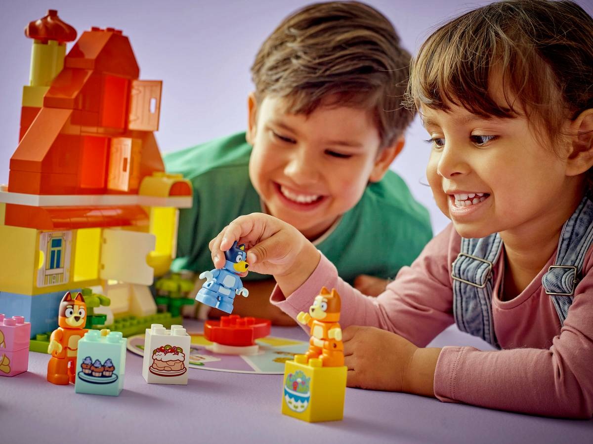 Bluey's Family House with Memory Game - Image 7