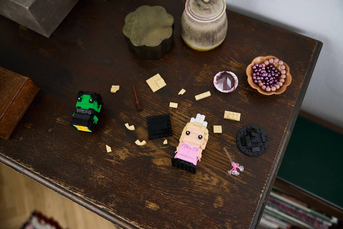 Elphaba & Glinda Figures - Image 7