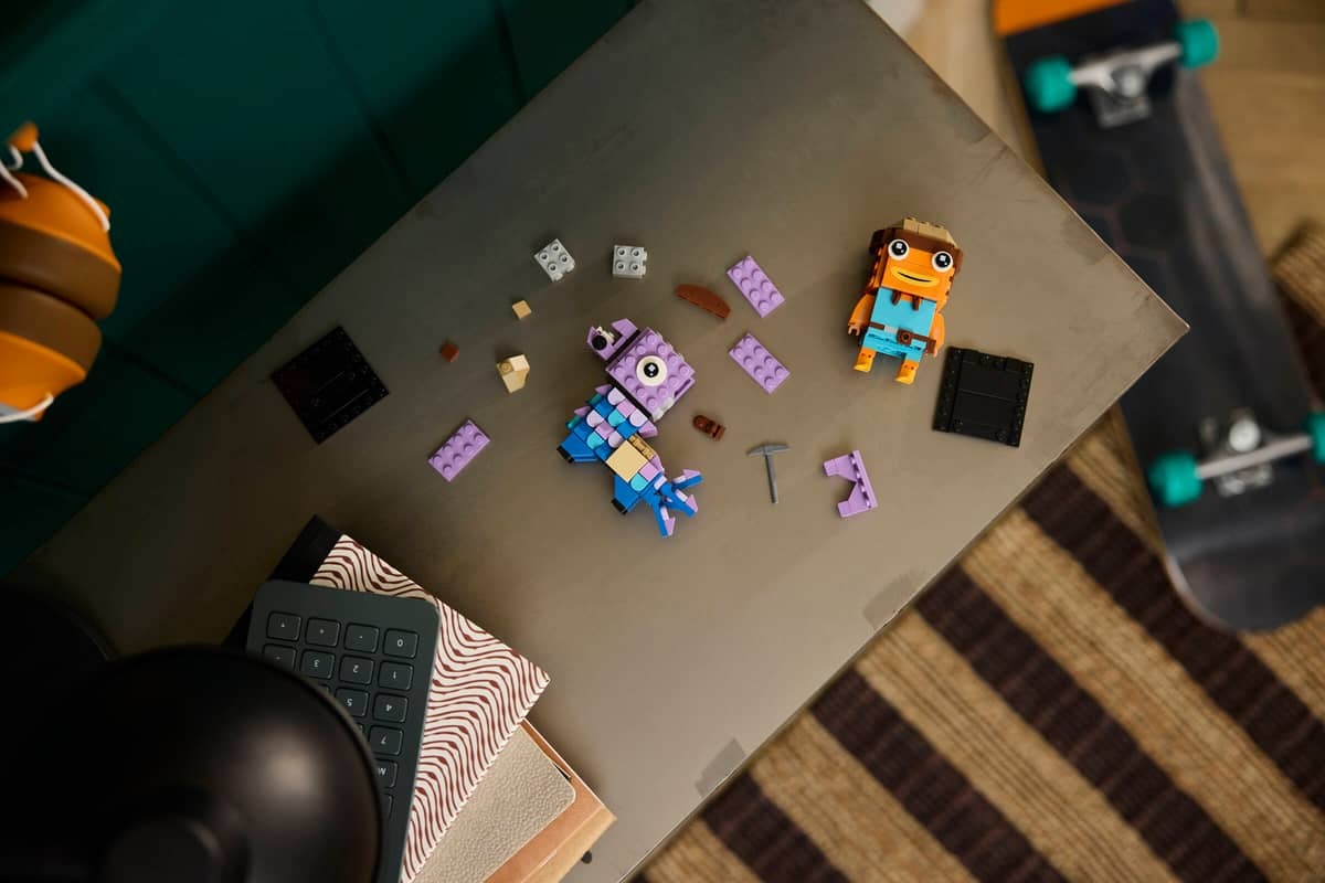 Supply Llama & Fishstick Figures - Image 7