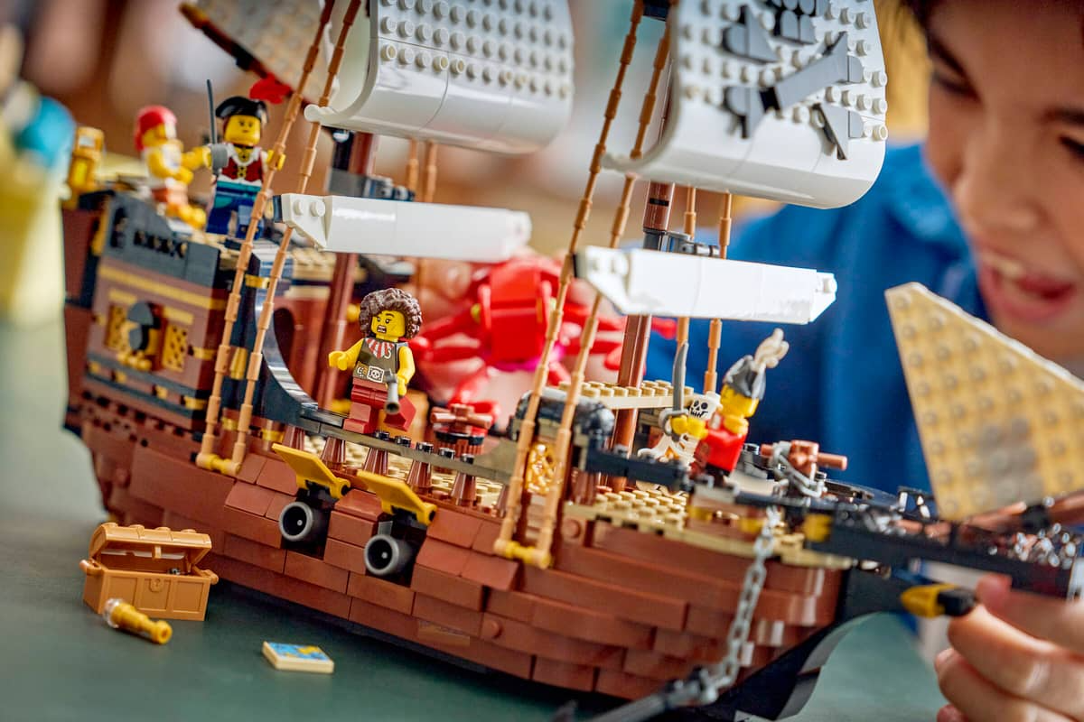 Iconic Pirate Ship - Image 17