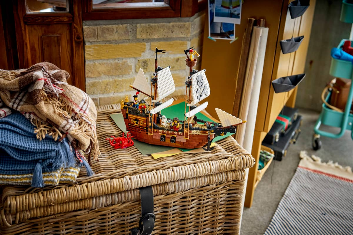 Iconic Pirate Ship - Image 18